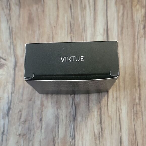 Laritzy Cream Highlighter in Virtue - Picture 6 of 8